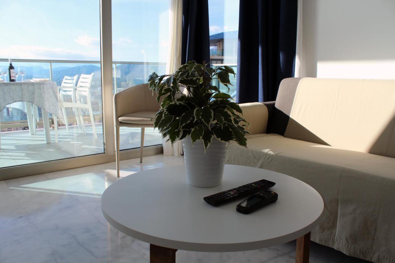 Skyline 26 Stunning Sea Views From A 2-Bedroom Apartment On The 26Th Floor Benidorm Buitenkant foto