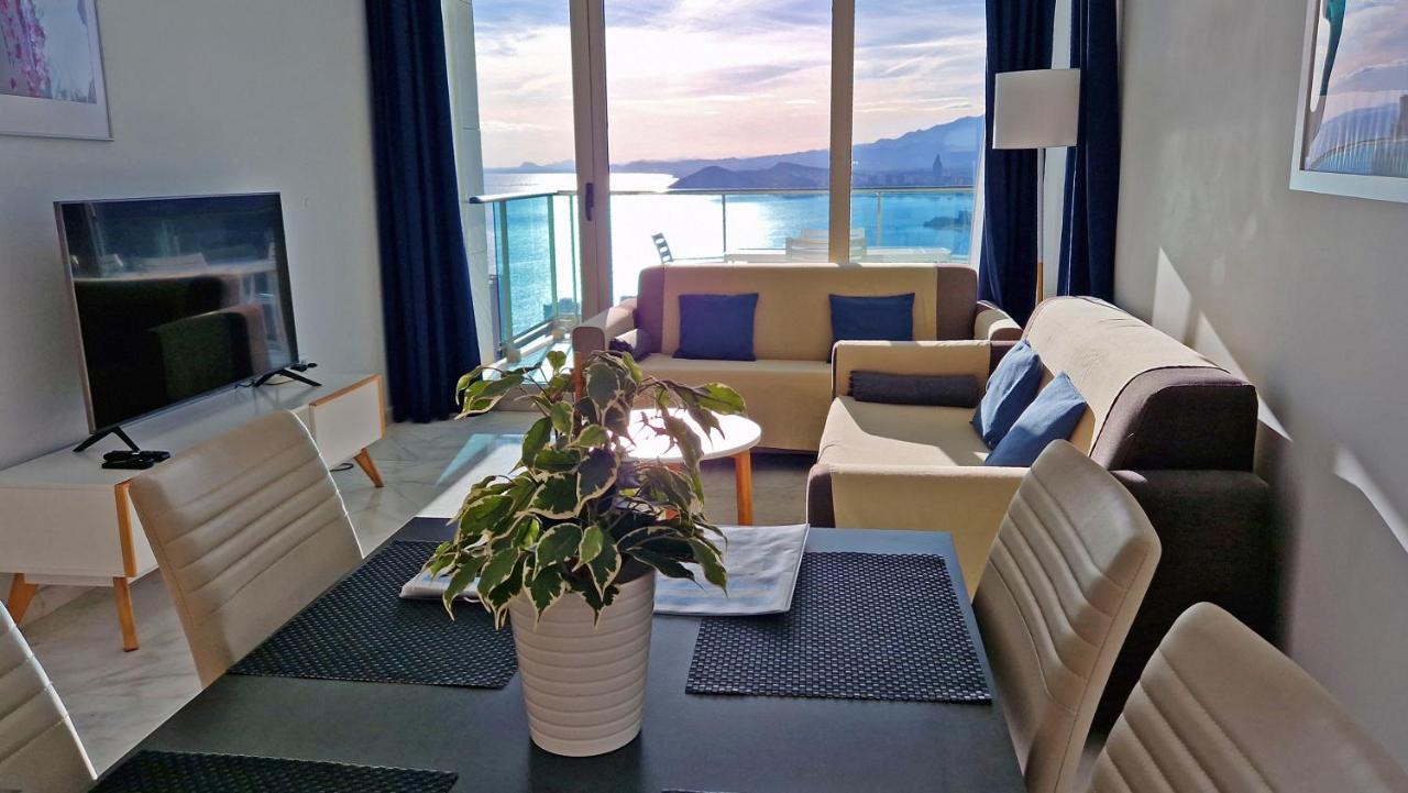 Skyline 26 Stunning Sea Views From A 2-Bedroom Apartment On The 26Th Floor Benidorm Buitenkant foto